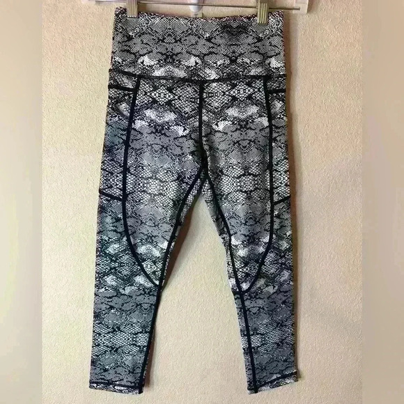Zyia Light n Tight Snakeskin Print Leggings Sz 0 NWOT - Picture 1 of 4